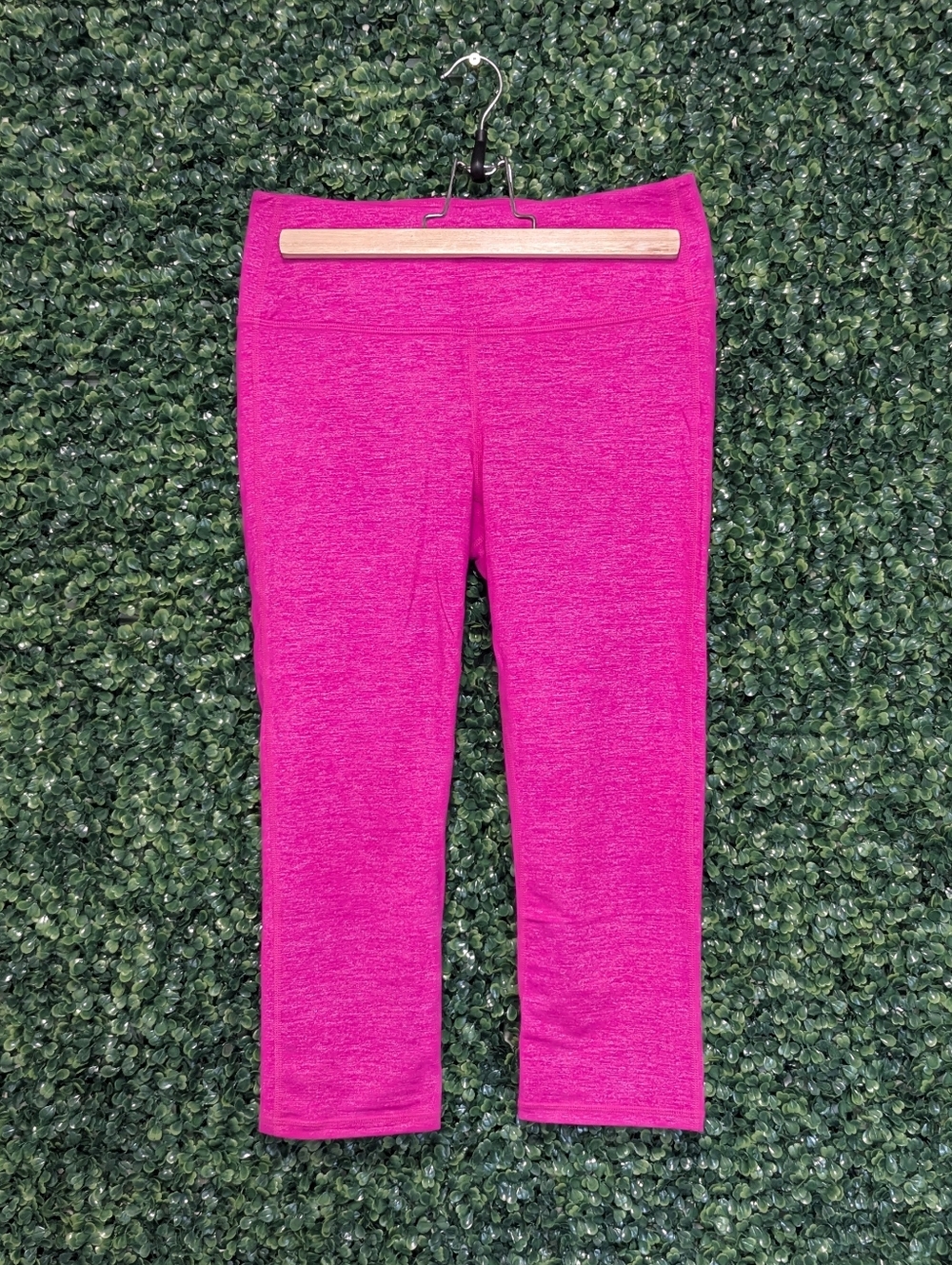 Athleta Leggings, Capri Hot Pink, Small